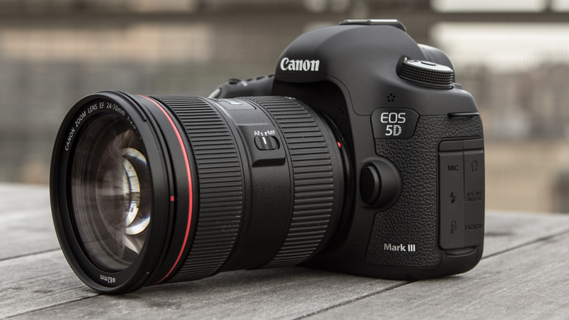 Illustration for article titled Canon EOS 5D Mark III: Video Chompin, Darkness Slaying, Digital Single Reflex Camera Pr0n BRING IT